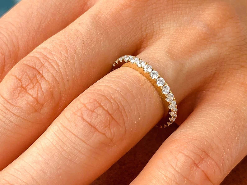 Anel de Ouro 18k Aparador Meia Aliança C/ Diamantes Brilhantes Sophia