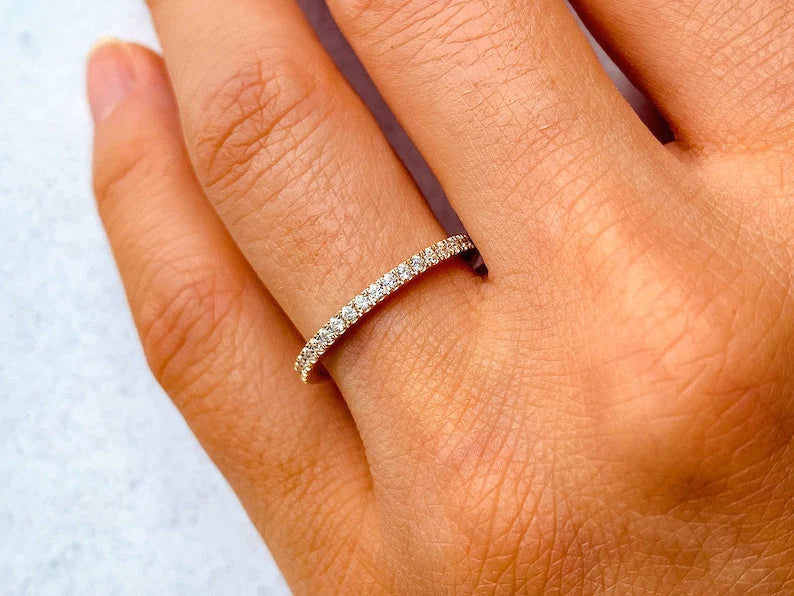 Anel de Ouro 18k Aparador Meia Aliança C/ Diamantes Brilhantes Carl