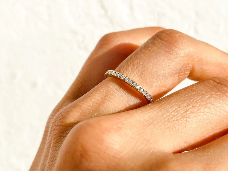 Anel de Ouro 18k Aparador Meia Aliança C/ Diamantes Brilhantes Anne