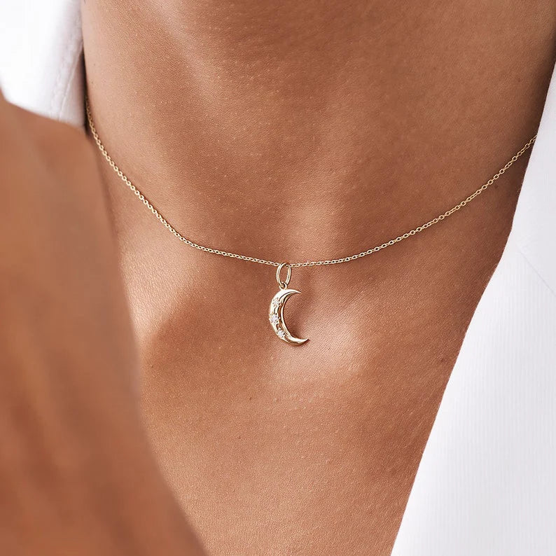 Colar Crescente Lua Corrente Luxo Feminino em Ouro Branco 18k c/ Diamante