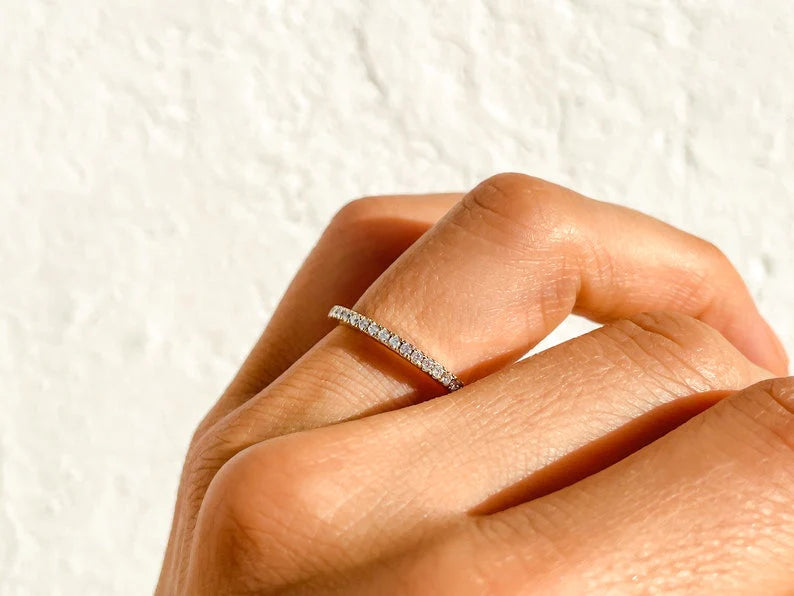Anel de Ouro 18k Aparador Meia Aliança C/ Diamantes Brilhantes Soul