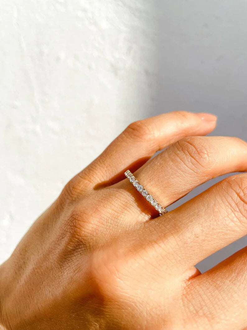 Anel de Ouro 18k Aparador Meia Aliança C/ Diamantes Brilhantes Julia