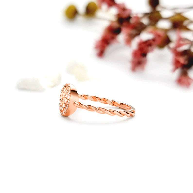 Anel De Noivado em Ouro 18k Torcido c/ Chuveiro Diamantes Brilhantes Pave